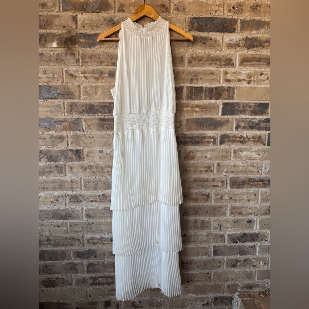 1. State White Pleated Maxi Dress Size L - Picture 1 of 7